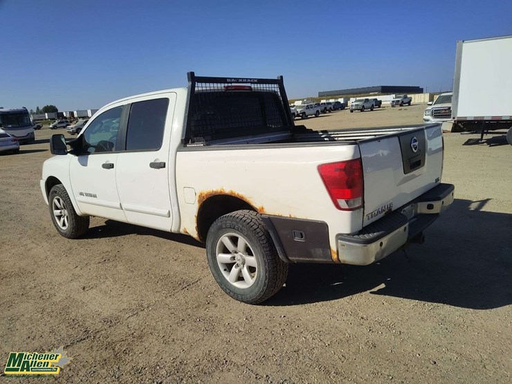 2009-nissan-titan-image-3