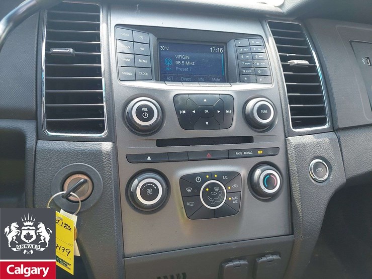 2015-ford-taurus-awd-4dr-sedan-image-9