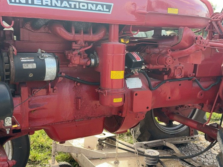 farmall-140-with-belly-mower-image-63