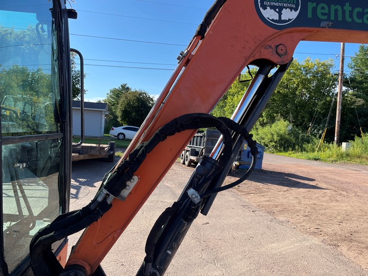 2019-hitachi-zx35u-image-30