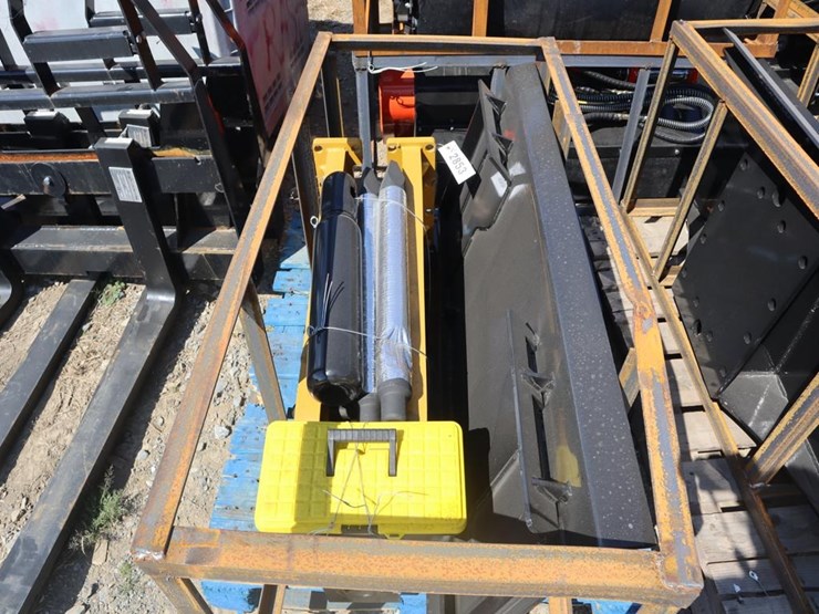 agt-skid-steer-breaker-image-3