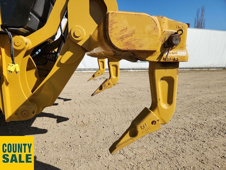 2020-caterpillar-150-awd-image-38
