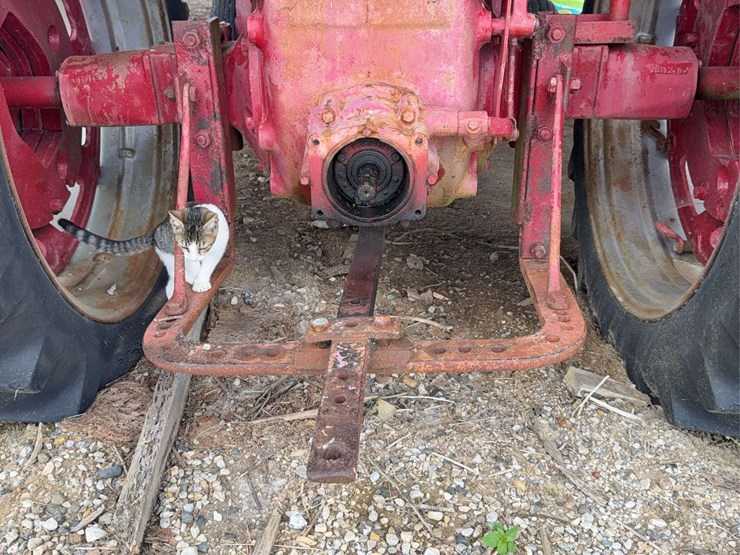 farmall-560-image-30