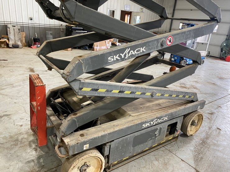 2014-skyjack-sjiii4632-image-18