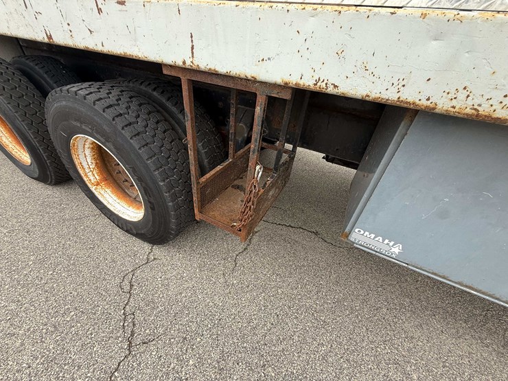 #2500-•-2005-freightliner-boom-truck-(has-wi-title)-(seymour,-wi)-image-33