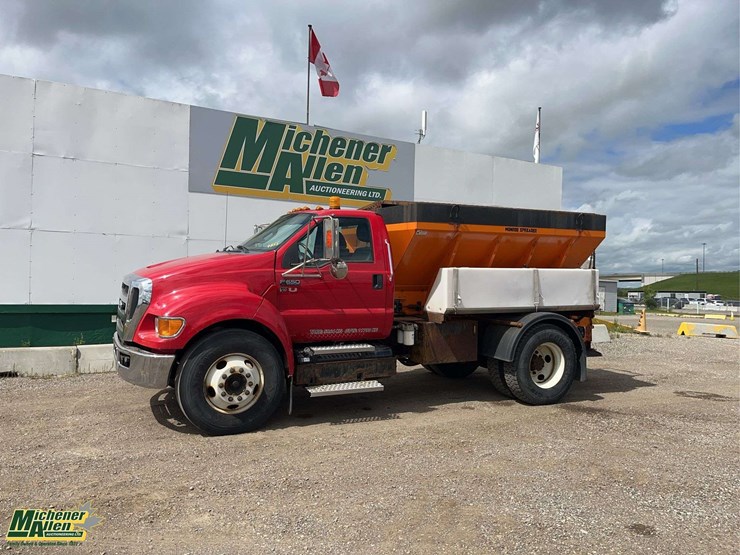 2015-ford-f650-image-1