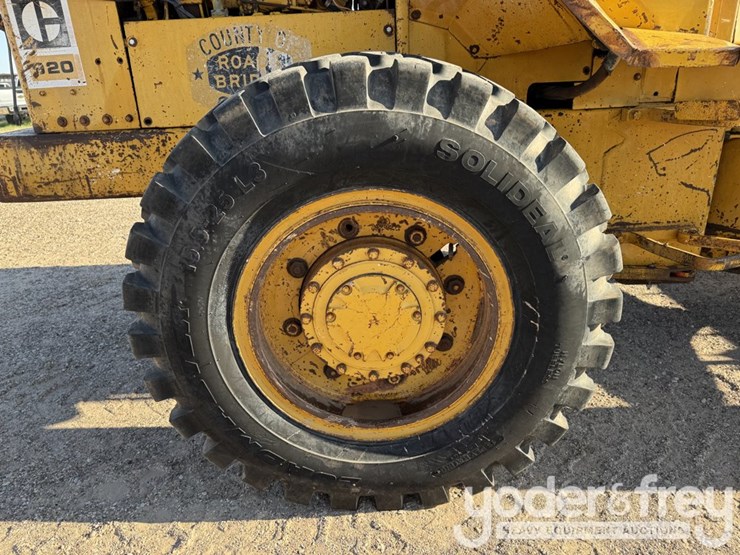 caterpillar-920-image-20