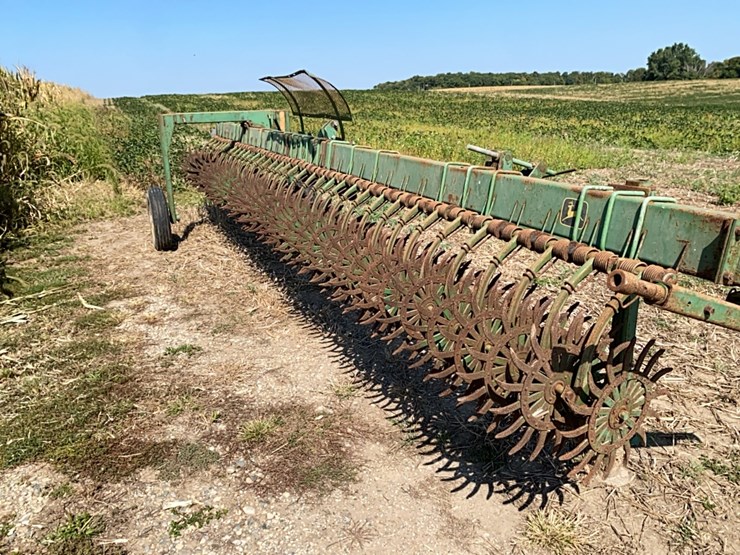 john-deere-400-image-4