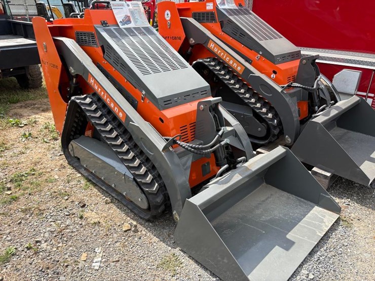 hrc700-mini-skid-steer-image-4