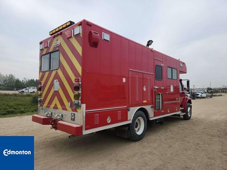 2004-freightliner-m2-106-s/a-emergency-support-truck-image-4