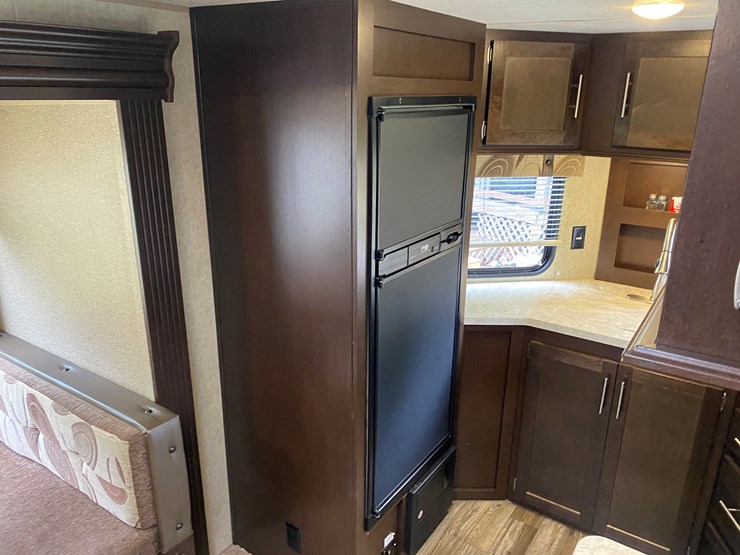 #3304-•-2016-cherokee-limited-274vfk-camper-(has-wi-title)-(three-lakes,-wi)-image-27