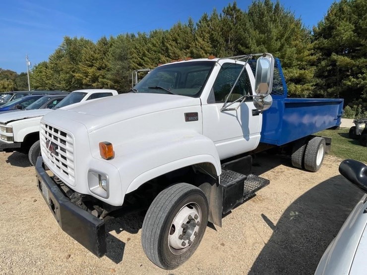 1999-gmc-c6500-truck-w/hoist-image-1