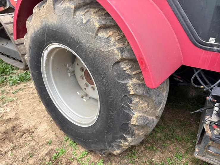 case-international-farmall-120c-4x4-tractor-image-7