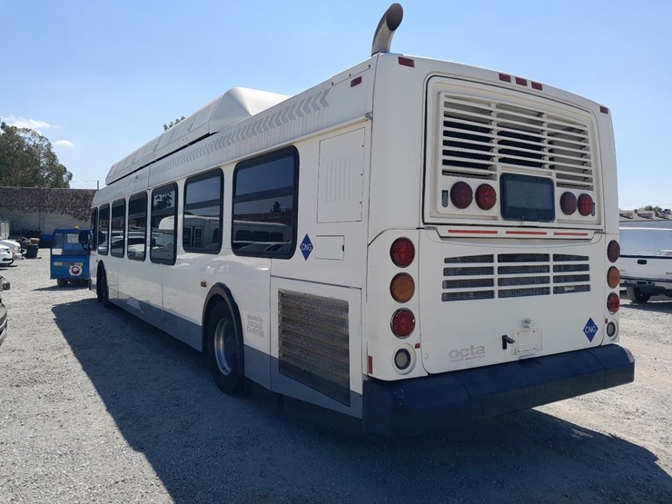 lot#---new-flyer-c40lfr-transit-bus-image-3