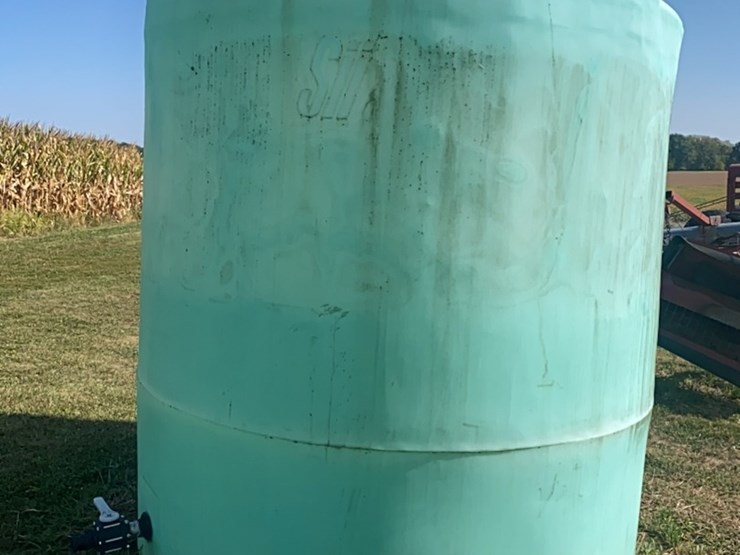 snyder-2500-fertilizer-tank-image-1