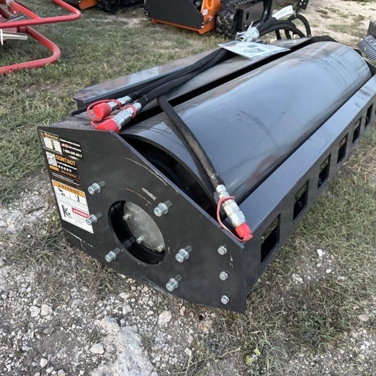 Wolverine, VR-11-66W, vibratory roller. (new)