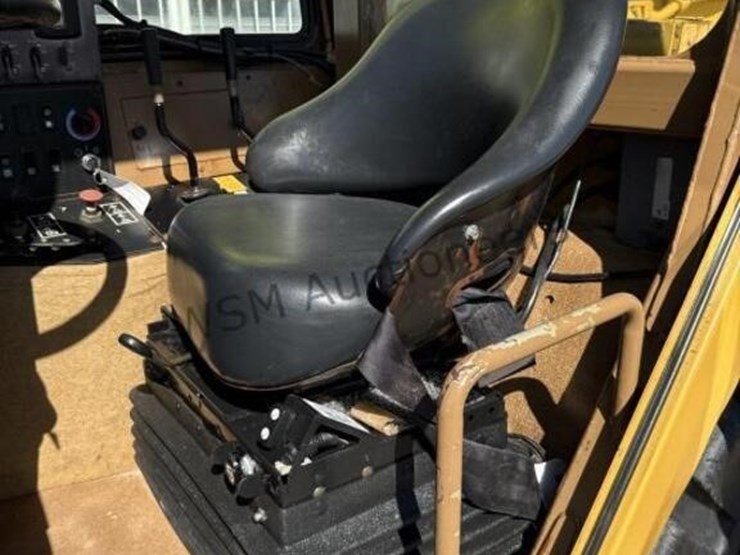 2007-caterpillar-613c-image-46
