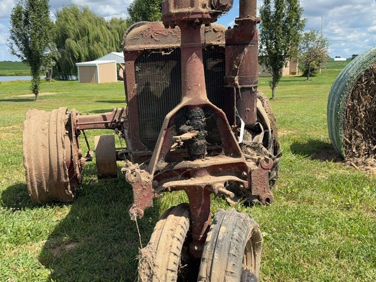farmall-f-20-image-9