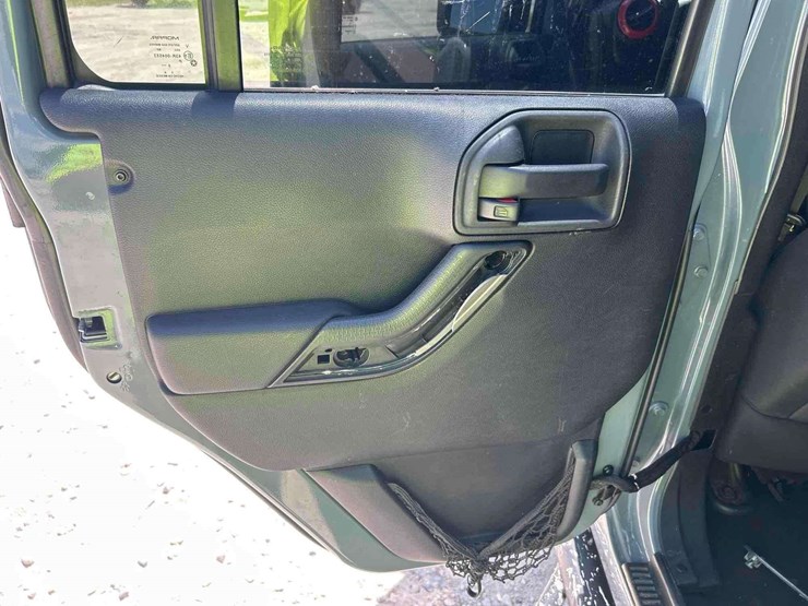 2015-jeep-wrangler-image-17