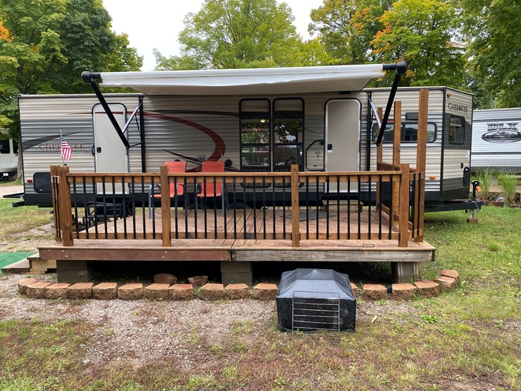 #3304-•-2016-cherokee-limited-274vfk-camper-(has-wi-title)-(three-lakes,-wi)-image-2