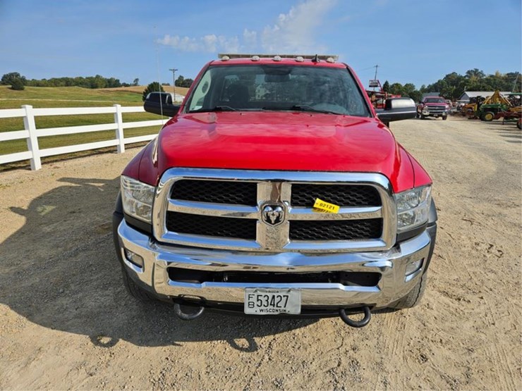2017-dodge-ram-5500-image-8