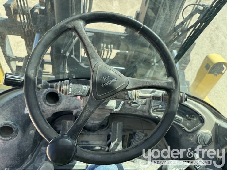 2017-hyundai-160d-9-image-19
