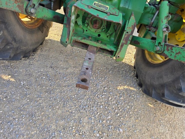 john-deere-2440-image-7