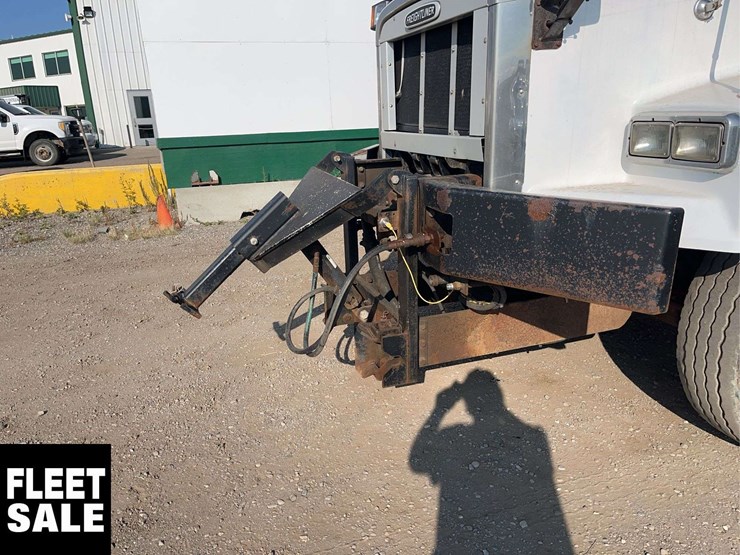2002-freightliner-fld112-image-17