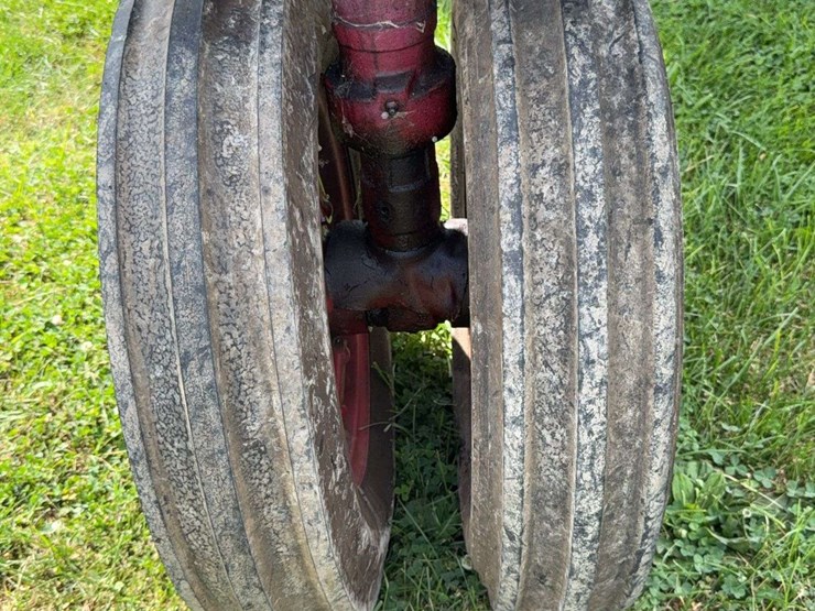 farmall-f-20-image-16