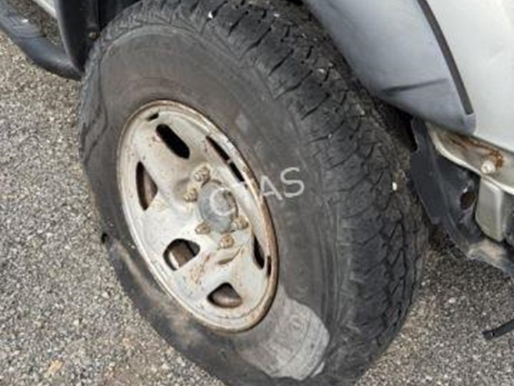 2011-toyota-tacoma-image-4