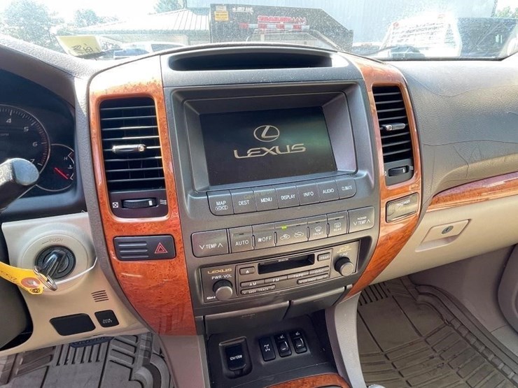 2004-lexus-gx470-suv-image-14