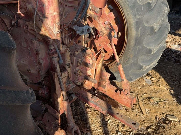 farmall-806-image-46