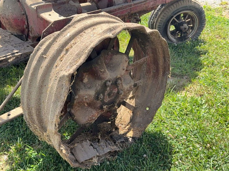farmall-f-20-image-24