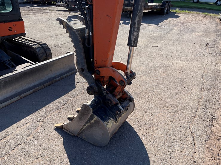 2019-hitachi-zx35u-image-33