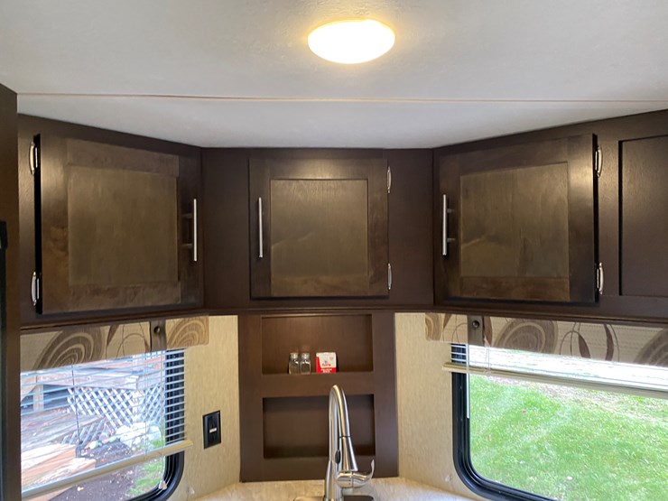 #3304-•-2016-cherokee-limited-274vfk-camper-(has-wi-title)-(three-lakes,-wi)-image-26