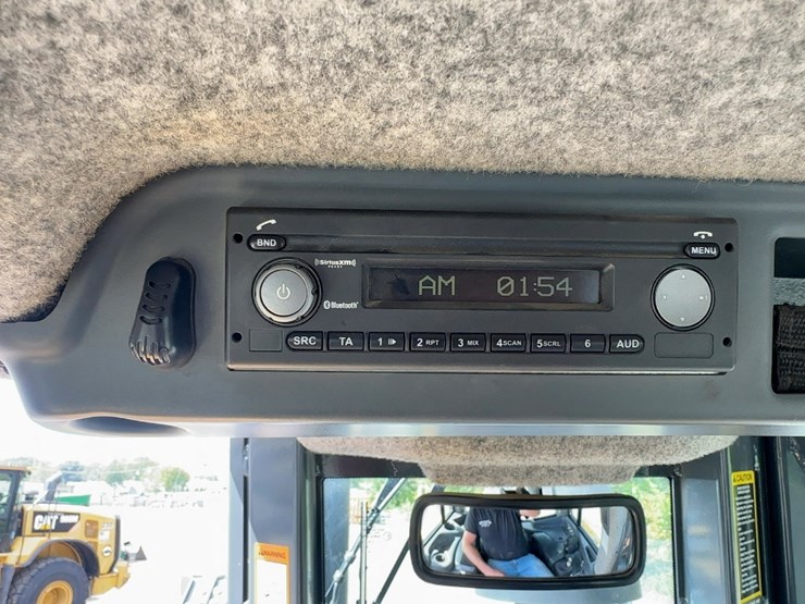 2019-deere-950k-image-74