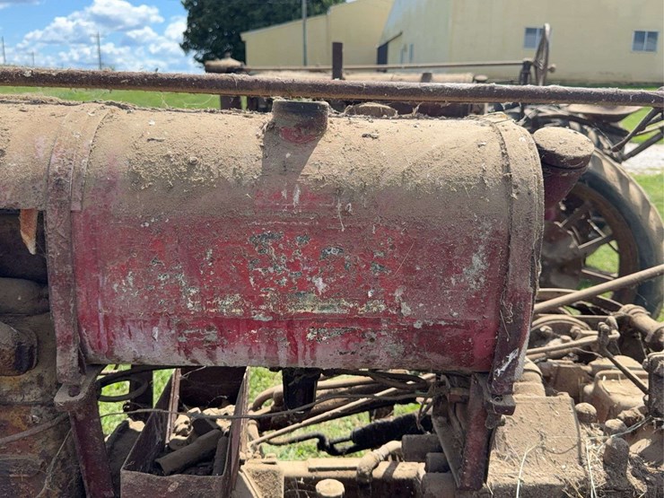 farmall-f-20-image-45