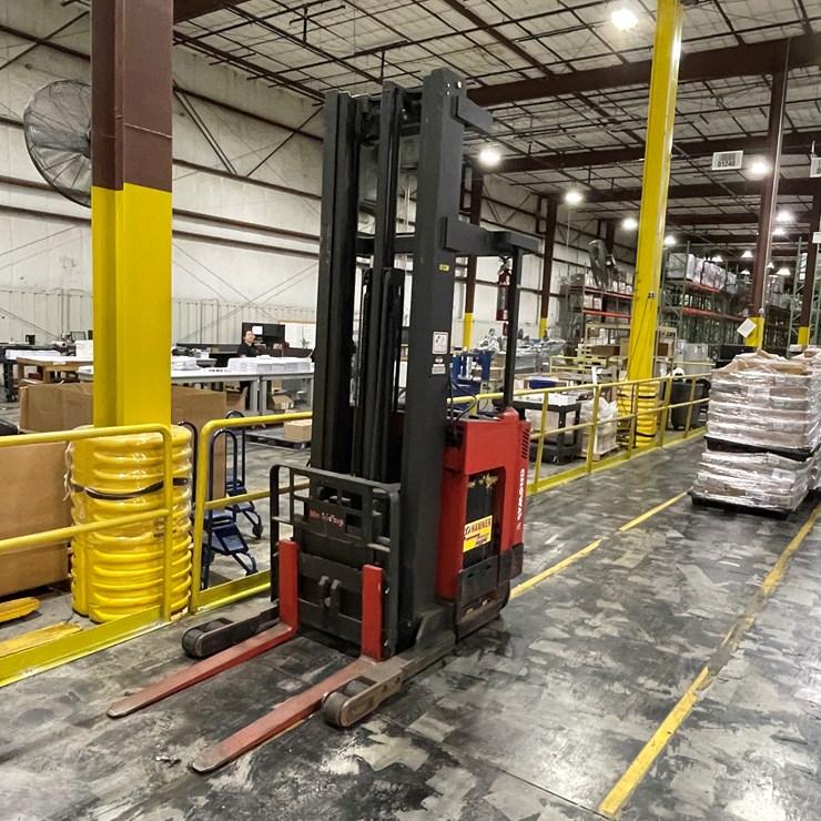 #7154 • Raymond Electric Forklift