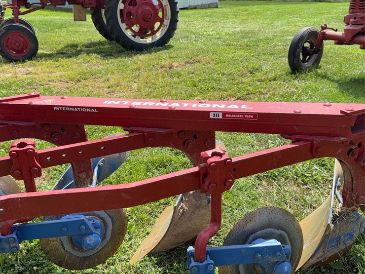 farmall-400-image-94