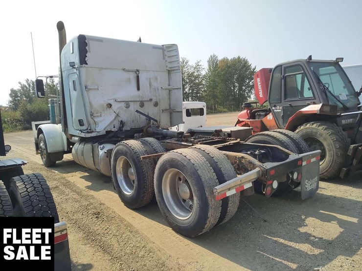 2015-peterbilt-388-image-2