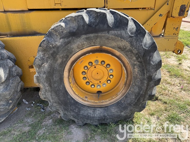 deere-672b-image-27