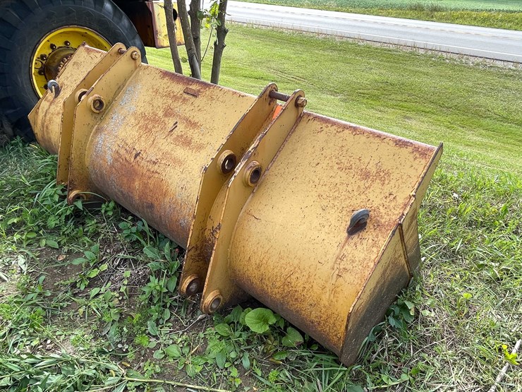#1144-•-front-loader-bucket-attachment-image-5