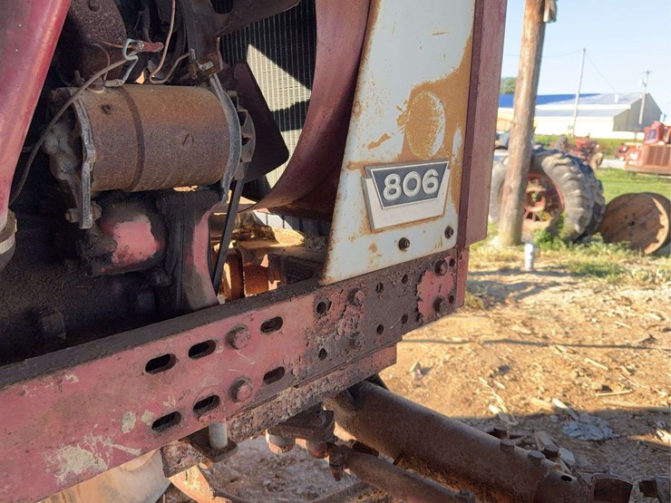 farmall-806-image-73