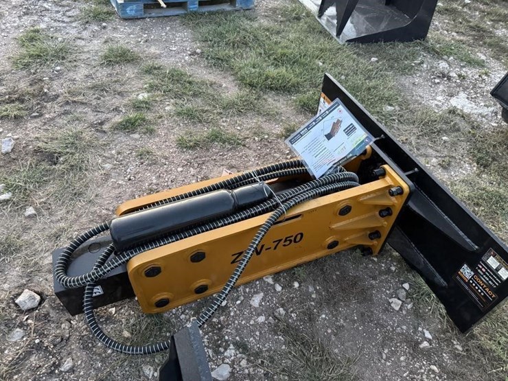 wolverine,-cb-11-750f,-skid-steer-concrete-image-1