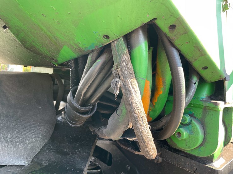 2000-john-deere-660-image-24