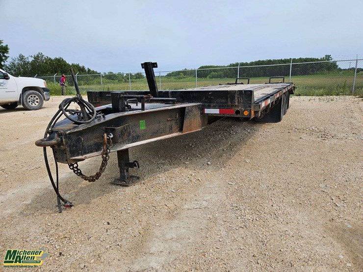 2000-saturn-t/a-25'-pintle-hitch-equipment-trailer-image-1
