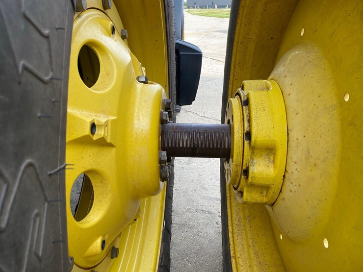2007-john-deere-8330-image-48