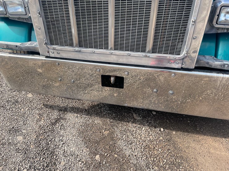 2004-peterbilt-379-image-39