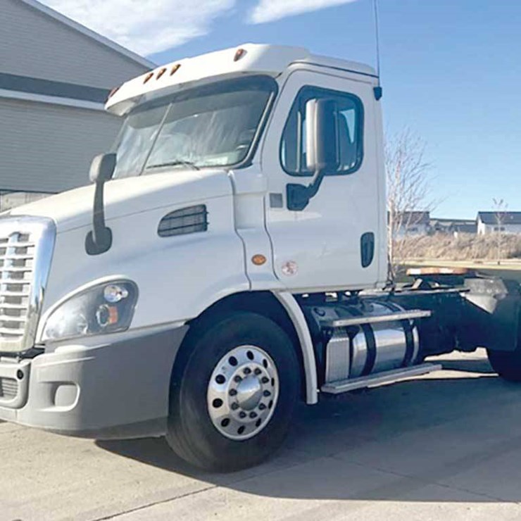 2016 FREIGHTLINER CASCADIA 113