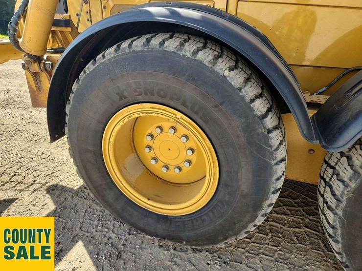 2020-caterpillar-150-awd-image-51